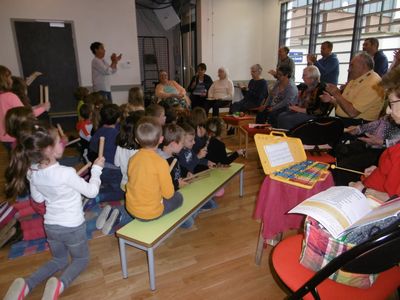 Séance Kamishibai par les résidents de lhopital 2